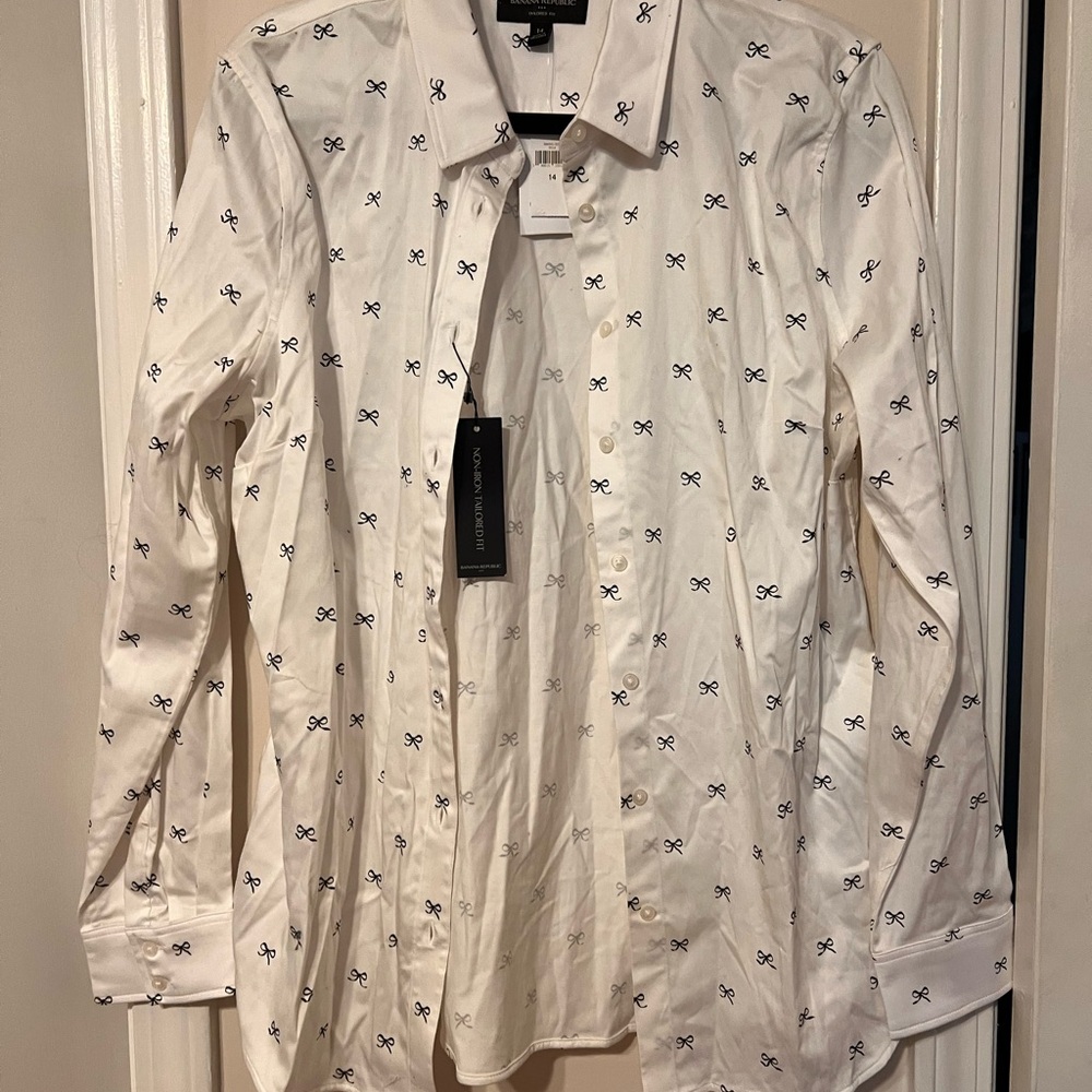 Banana Republic Bow blouse